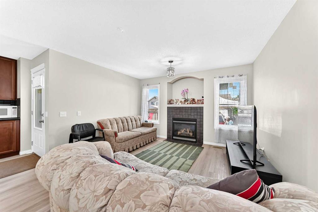 94 Tuscany Ridge Common NW photo 5