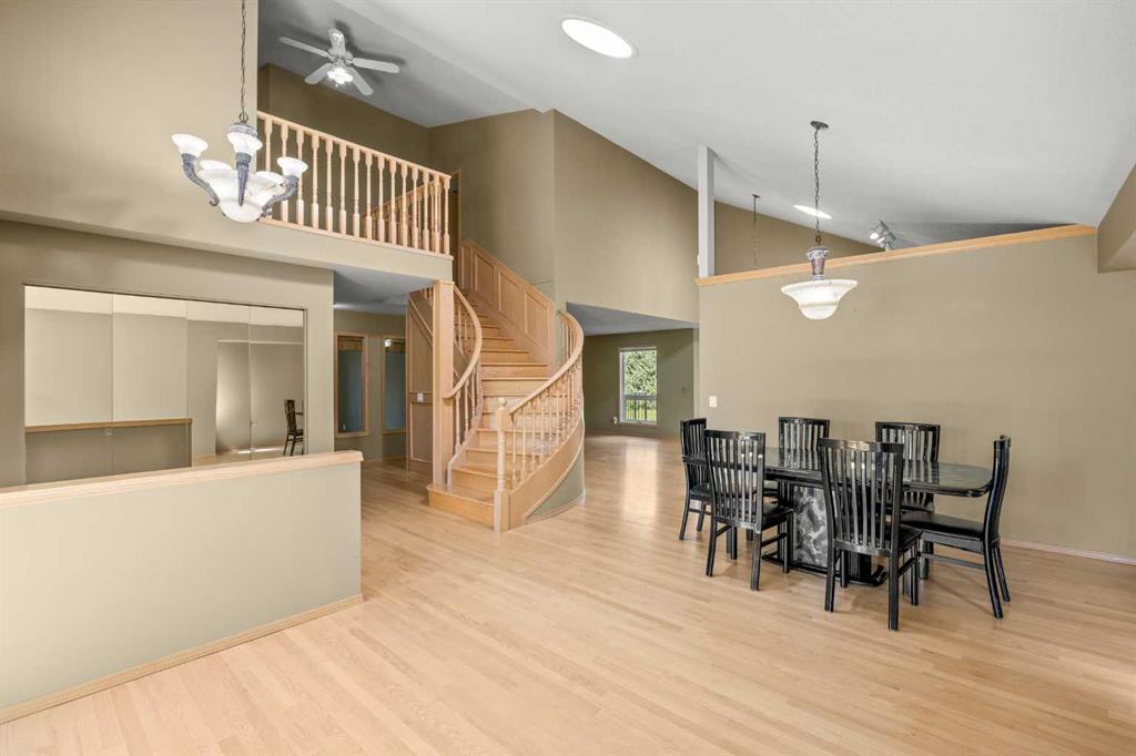 46 Sandalwood Heights NW photo 5