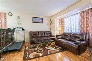 31 Martindale Close NE photo 2