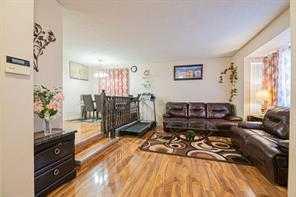 31 Martindale Close NE photo 3