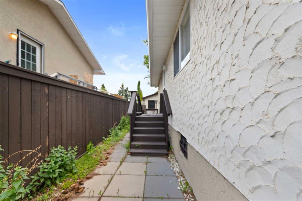 6756 Huntchester Road NE photo 5