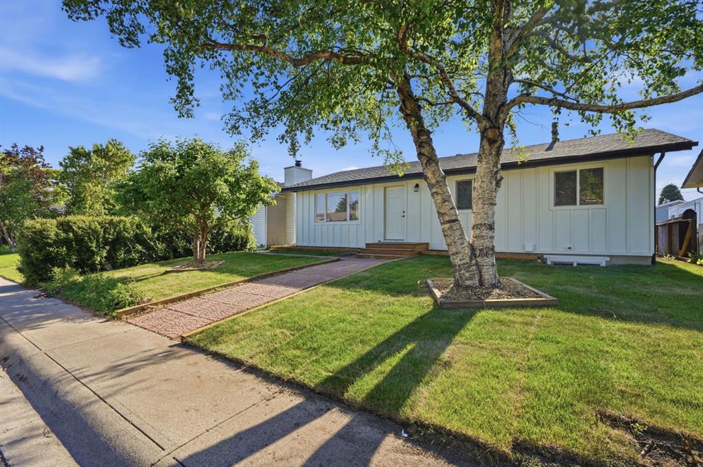 19 Mardale Crescent NE photo 2