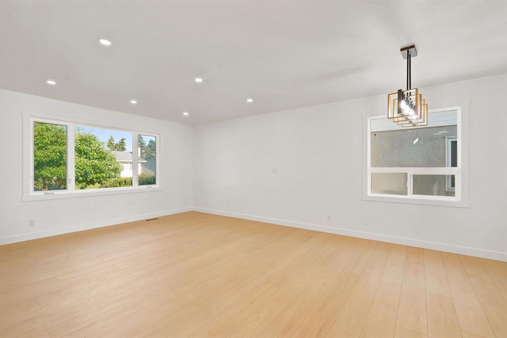 19 Mardale Crescent NE photo 4