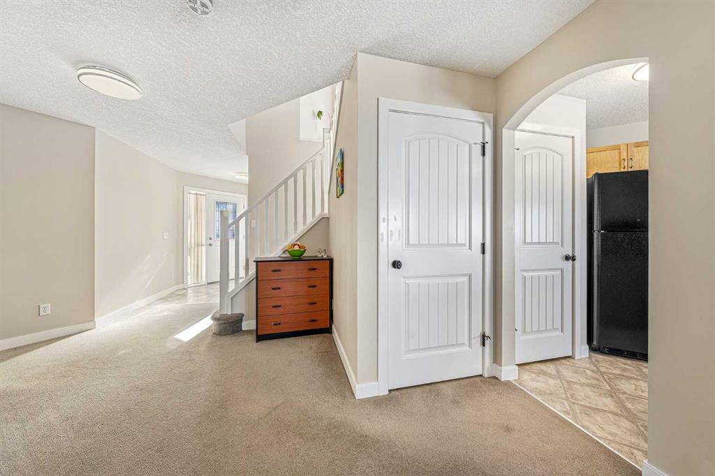 91 Bridlecrest Street SW photo 3