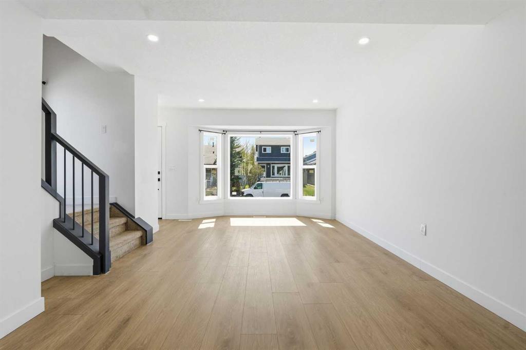 58 Taraglen Road NE photo 4