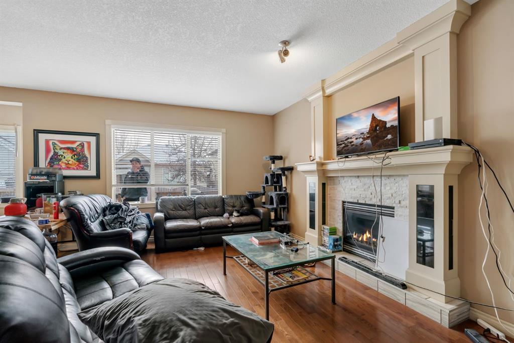 35 Cranleigh Drive SE photo 4