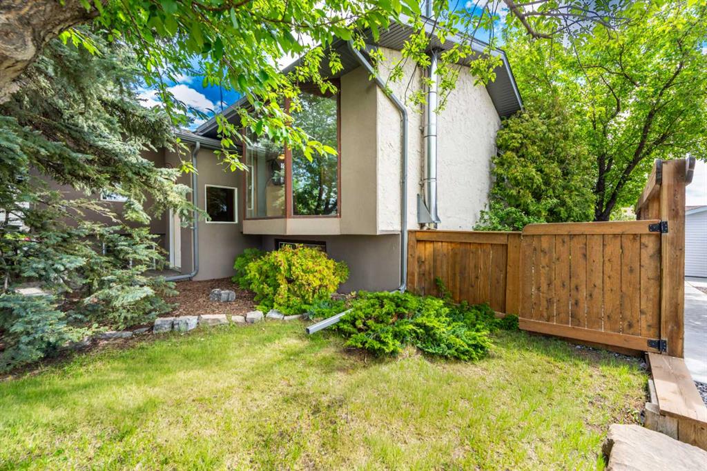 16 Rundleson Way NE photo 5