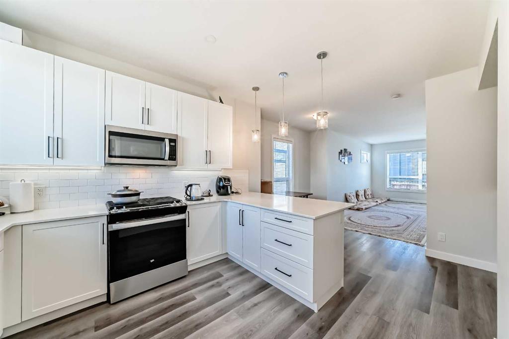 30 Evanscrest Park NW photo 5