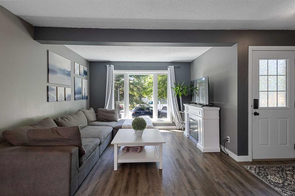 149 Taradale Close NE photo 4