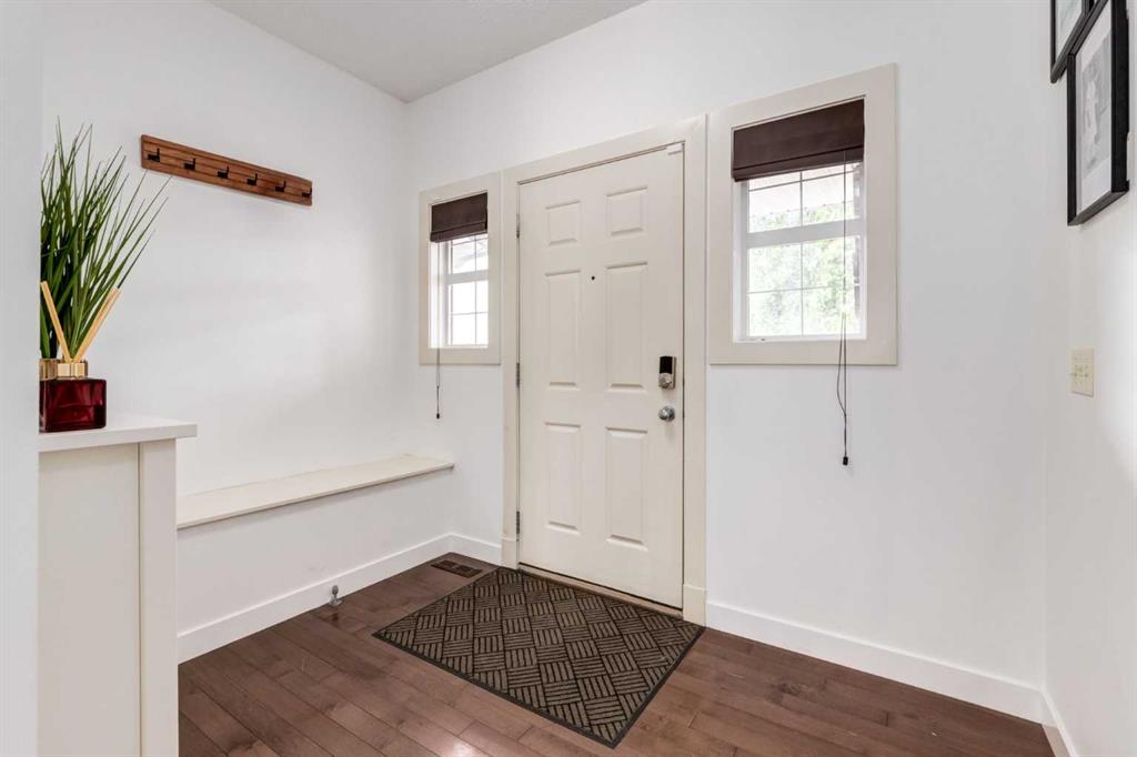 133 Copperleaf Bay SE photo 2