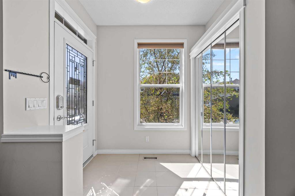 70 Auburn Crest Green SE photo 2