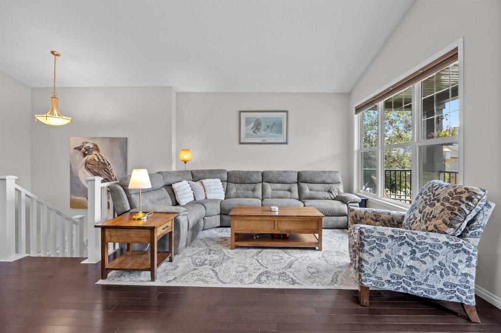70 Auburn Crest Green SE photo 4